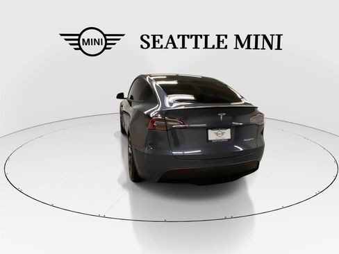 Used 2022 Tesla Model Y Performance image 9