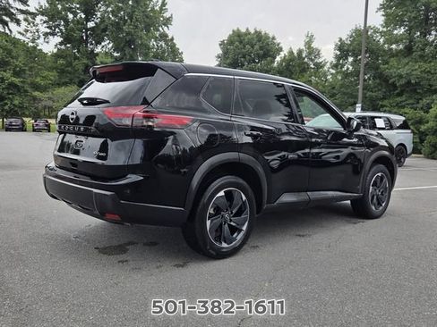 Used 2024 Nissan Rogue SV AWD/4WD image 5