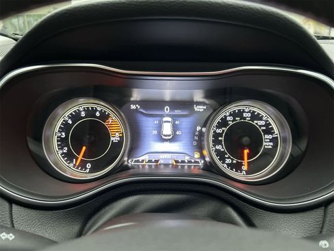 Used 2019 Jeep Cherokee Limited image 18