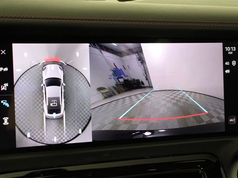 Used 2025 Porsche Panamera image 17