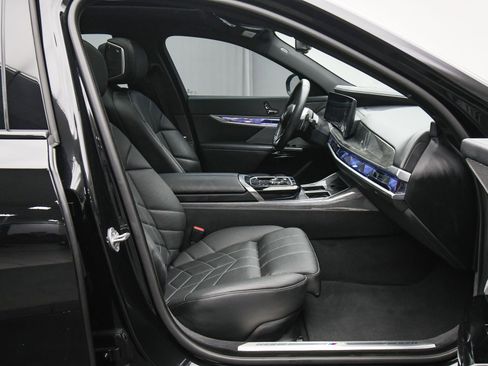 Used 2024 BMW 760i xDrive 760i xDrive image 46