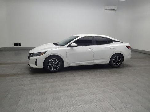 Used 2024 Nissan Sentra SV FWD image 2