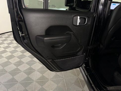 Used 2024 Jeep Wrangler Unlimited Rubicon 4xe AWD/4WD image 30