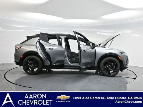 New 2026 Chevrolet Equinox EV RS image 3