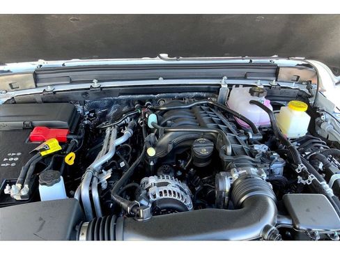 New 2026 Jeep Gladiator Sport AWD/4WD image 12