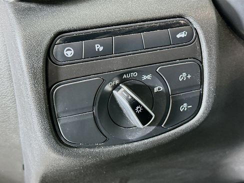 Used 2023 INFINITI QX50 Luxe image 17