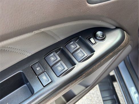 Used 2022 GMC Canyon Denali image 21