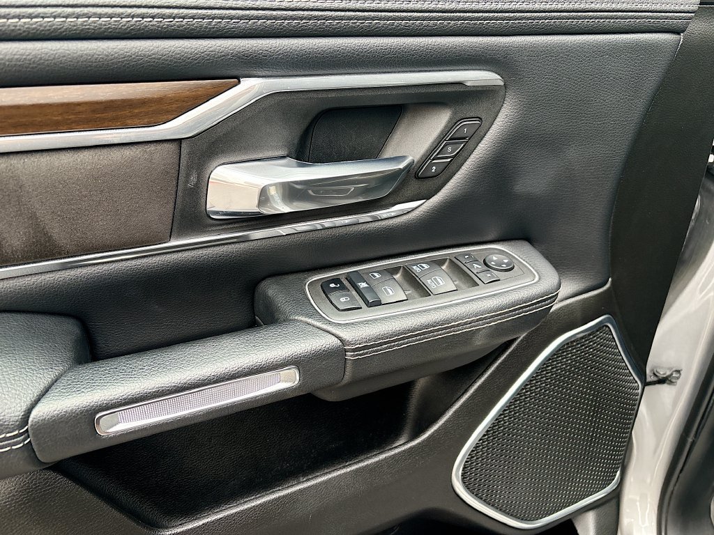 Used 2022 RAM 1500 Laramie AWD/4WD image 17