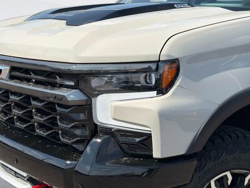 New 2026 Chevrolet Silverado 1500 ZR2 w/ LPO, Dark Essentials Package AWD/4WD image 9