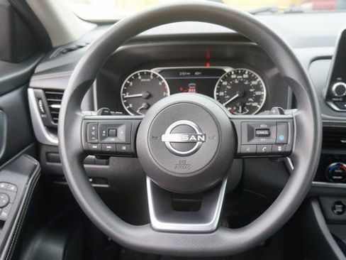 Used 2024 Nissan Rogue SV image 13