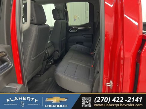 Used 2023 Chevrolet Silverado 1500 LT AWD/4WD image 11