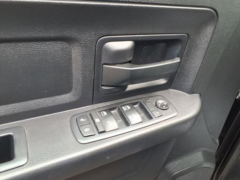 Used 2017 RAM 1500 ST w/ SXT Appearance Group image 17