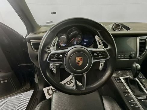 Used 2018 Porsche Macan image 11