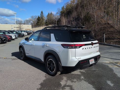New 2026 Nissan Pathfinder Rock Creek image 7