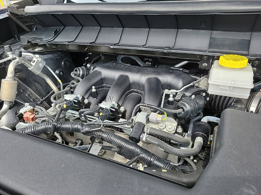 Used 2025 Nissan Pathfinder SL AWD/4WD image 39