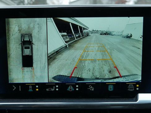 Used 2024 Chevrolet Silverado 2500 High Country w/ High Country Premium Package image 17