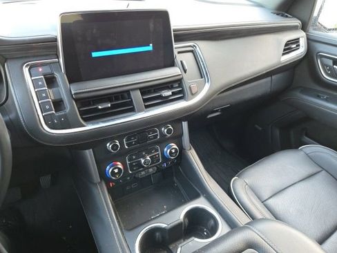 Used 2023 GMC Yukon SLT w/ SLT Premium Package image 15