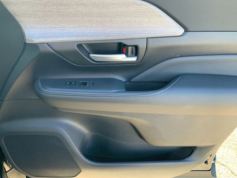 New 2026 Toyota Grand Highlander Platinum image 21