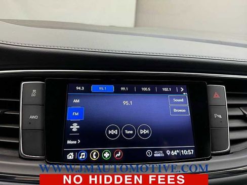 Used 2021 Buick Enclave Essence image 25