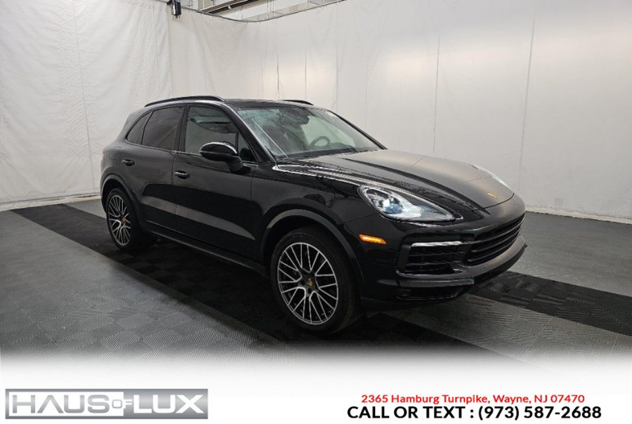 Used 2023 Porsche Cayenne AWD/4WD image 1