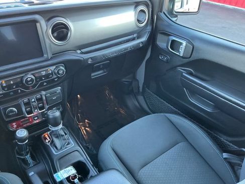 Used 2021 Jeep Wrangler Unlimited Rubicon 4xe w/ Cold Weather Group AWD/4WD image 38