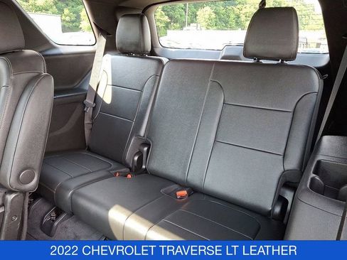 Used 2022 Chevrolet Traverse LT w/ LT Premium Package image 13