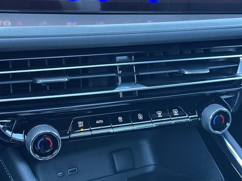 New 2026 Chevrolet Traverse LT w/ Sun and Wheel Package image 22