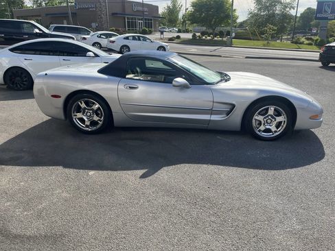 Used 1998 Chevrolet Corvette Convertible w/ Memory Pkg RWD image 6