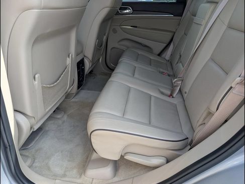Used 2015 Jeep Grand Cherokee Overland RWD image 13
