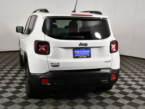 Used 2015 Jeep Renegade Latitude w/ Cold Weather Group II AWD/4WD image 7