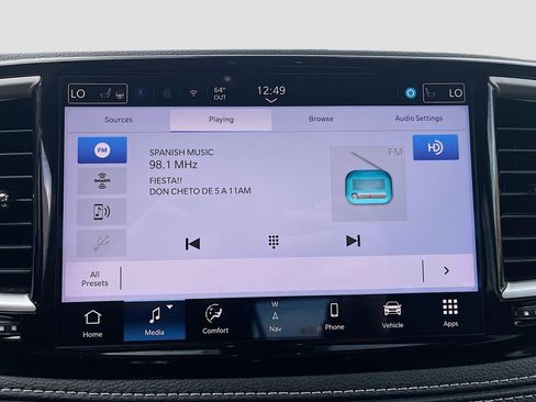 Used 2024 Chrysler Pacifica Limited FWD image 15