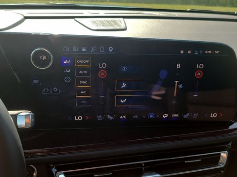 Used 2026 Chevrolet Traverse RS AWD/4WD image 26