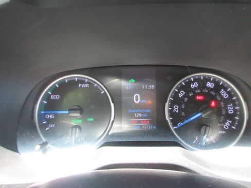 Used 2022 Toyota RAV4 SE w/ SE Grade Weather Package AWD/4WD image 23