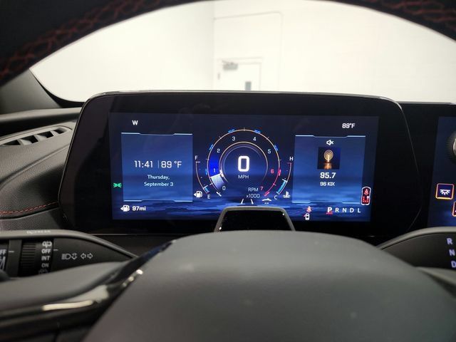 Used 2025 Chevrolet Traverse RS FWD image 36