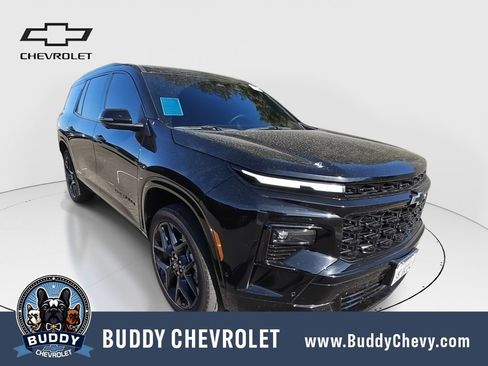 Used 2025 Chevrolet Traverse RS FWD image 1