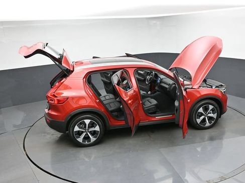 Used 2023 Volvo XC40 B4 Plus w/ Driver Assist Package FWD image 46