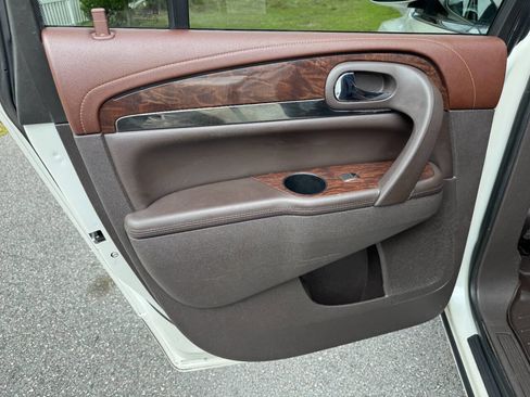 Used 2014 Buick Enclave Leather w/ Trailering Provision Package FWD image 40