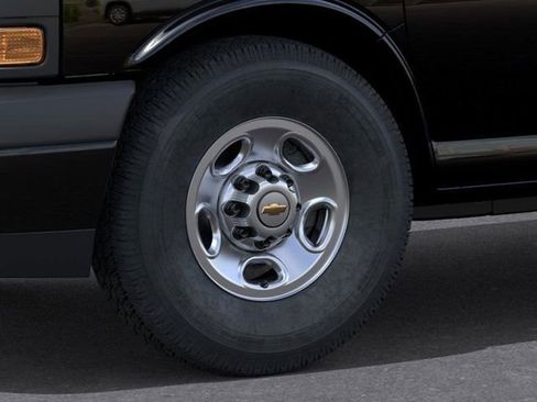 New 2026 Chevrolet Express 3500 Work Van w/ Driver Convenience Package image 10