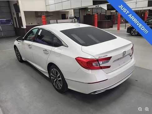 Used 2019 Honda Accord Touring image 3