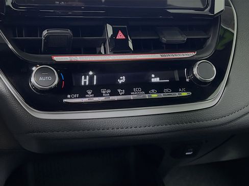 Used 2025 Toyota Corolla SE image 26