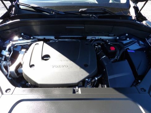 Certified 2025 Volvo XC90 B6 Ultra image 30