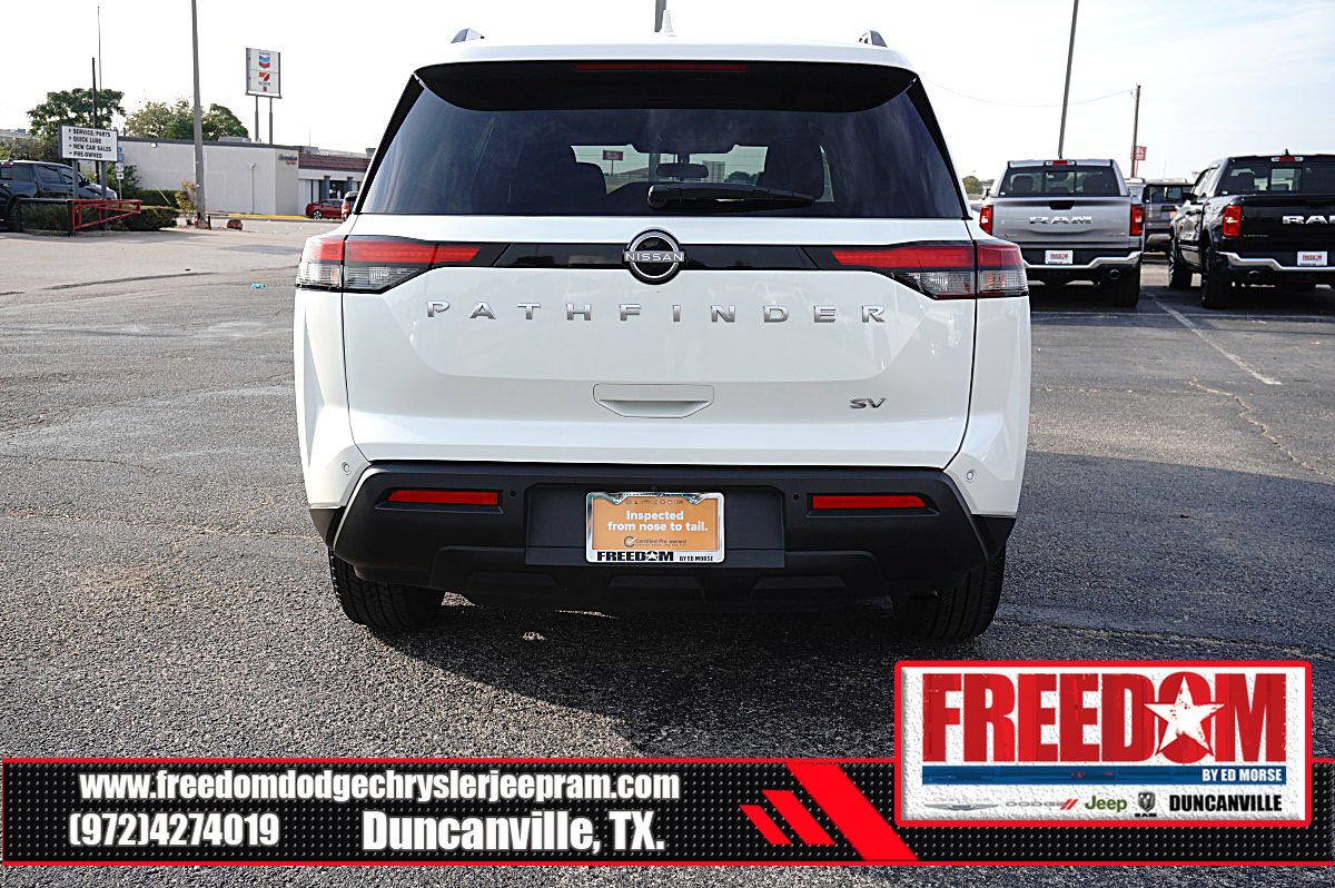 Used 2024 Nissan Pathfinder SV FWD image 4