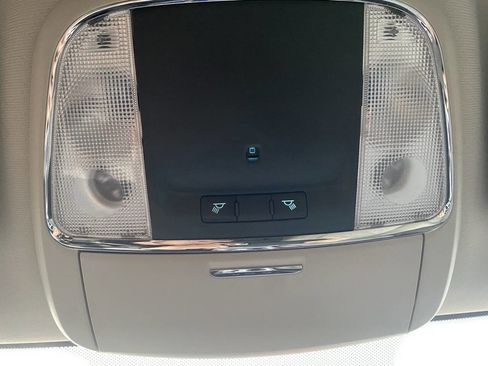 Used 2011 Jeep Grand Cherokee Laredo image 31