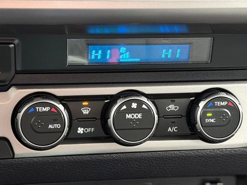 Used 2023 Toyota Tacoma TRD Off-Road image 12