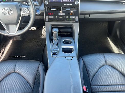 Used 2021 Toyota Avalon XSE FWD image 14