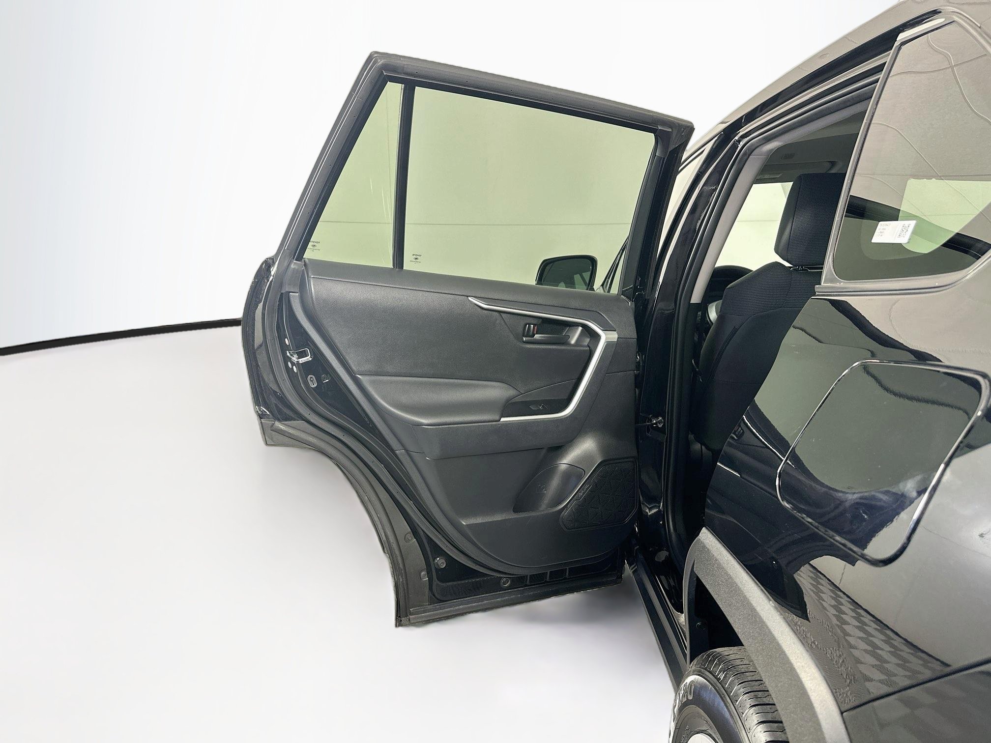 Used 2025 Toyota RAV4 LE AWD/4WD image 26