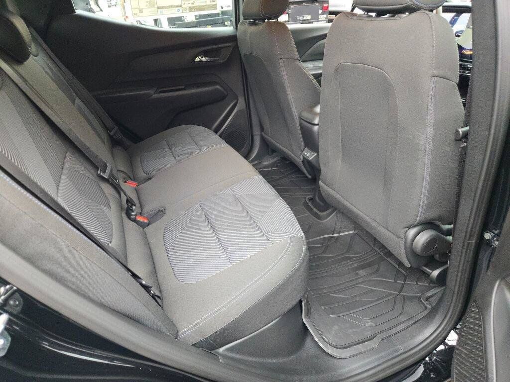 New 2027 Chevrolet Bolt LT FWD image 11