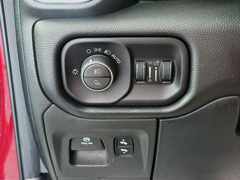 Used 2019 RAM 1500 Laramie RWD image 10