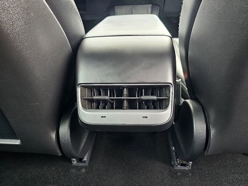 Used 2021 Tesla Model 3 Standard Range Plus image 21