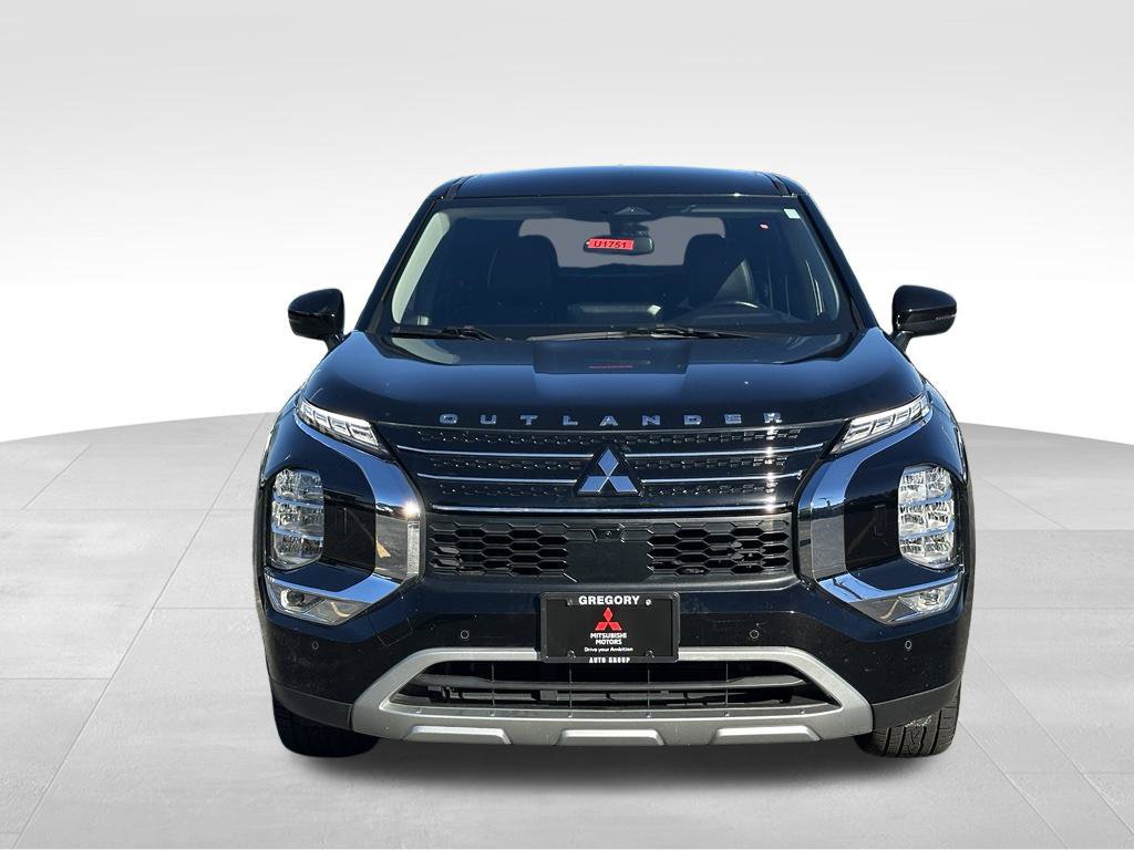 Used 2022 Mitsubishi Outlander SE AWD/4WD image 3